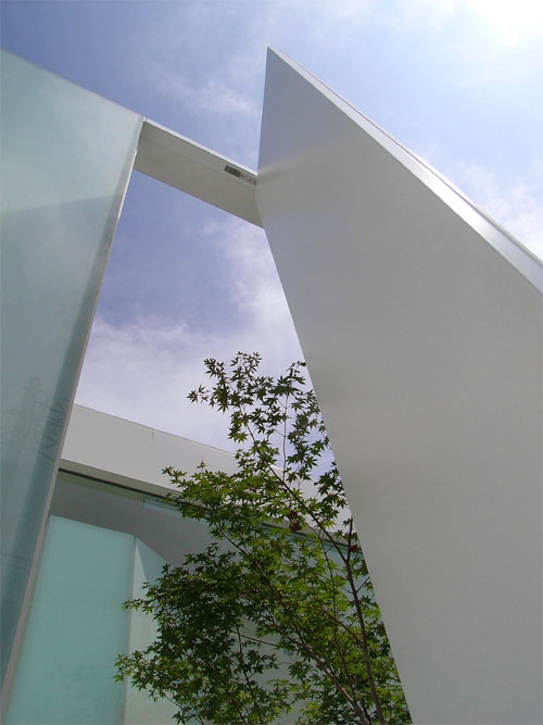 WHITE COURT HOUSE, 2007
